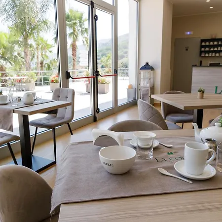 Hotel La Corte Park & 3*